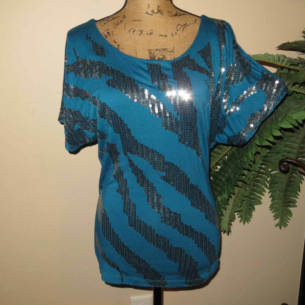 Gorgeous Sequined Top - Picture 2 of 7